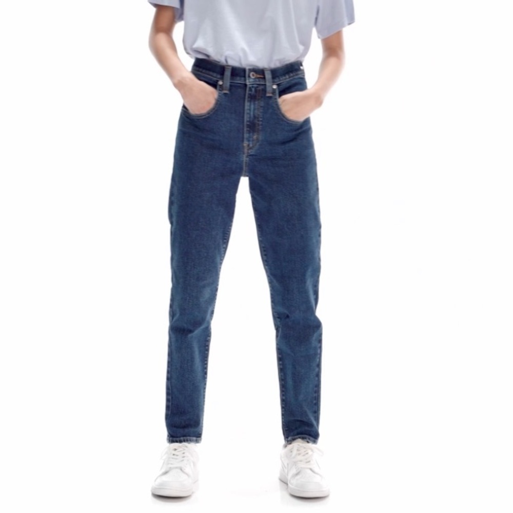 Levi’s silver tab high waisted mom jeans indigo stonewash  size 32